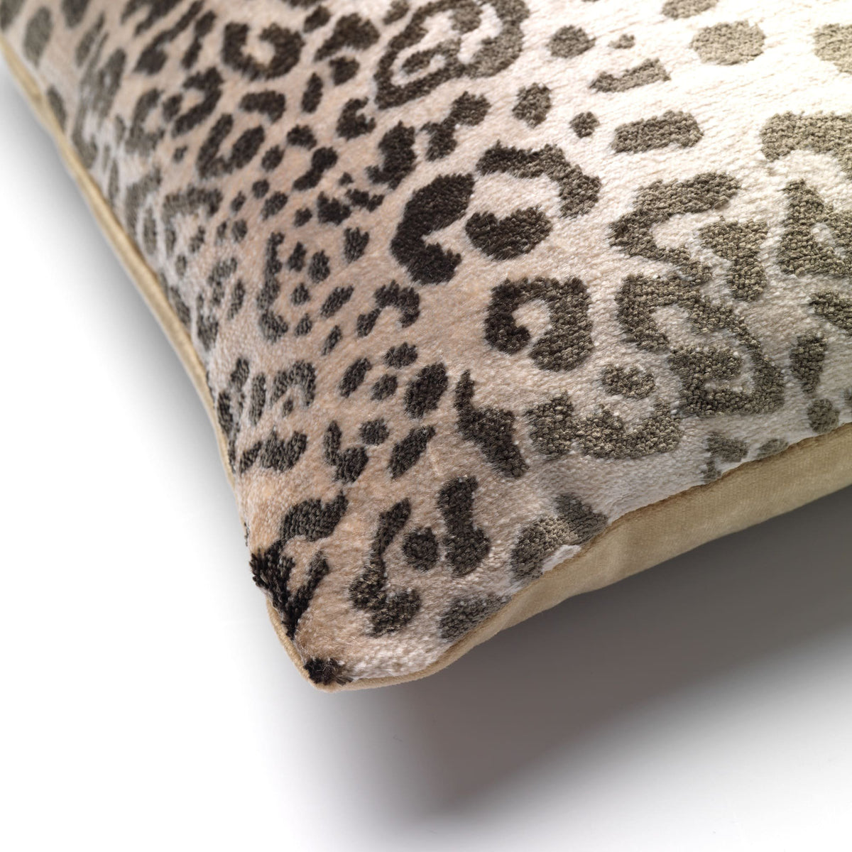 Leonelle | Kussen | 30x50 cm puimsteen | Beige | Hoii | Met luxe binnenkussen