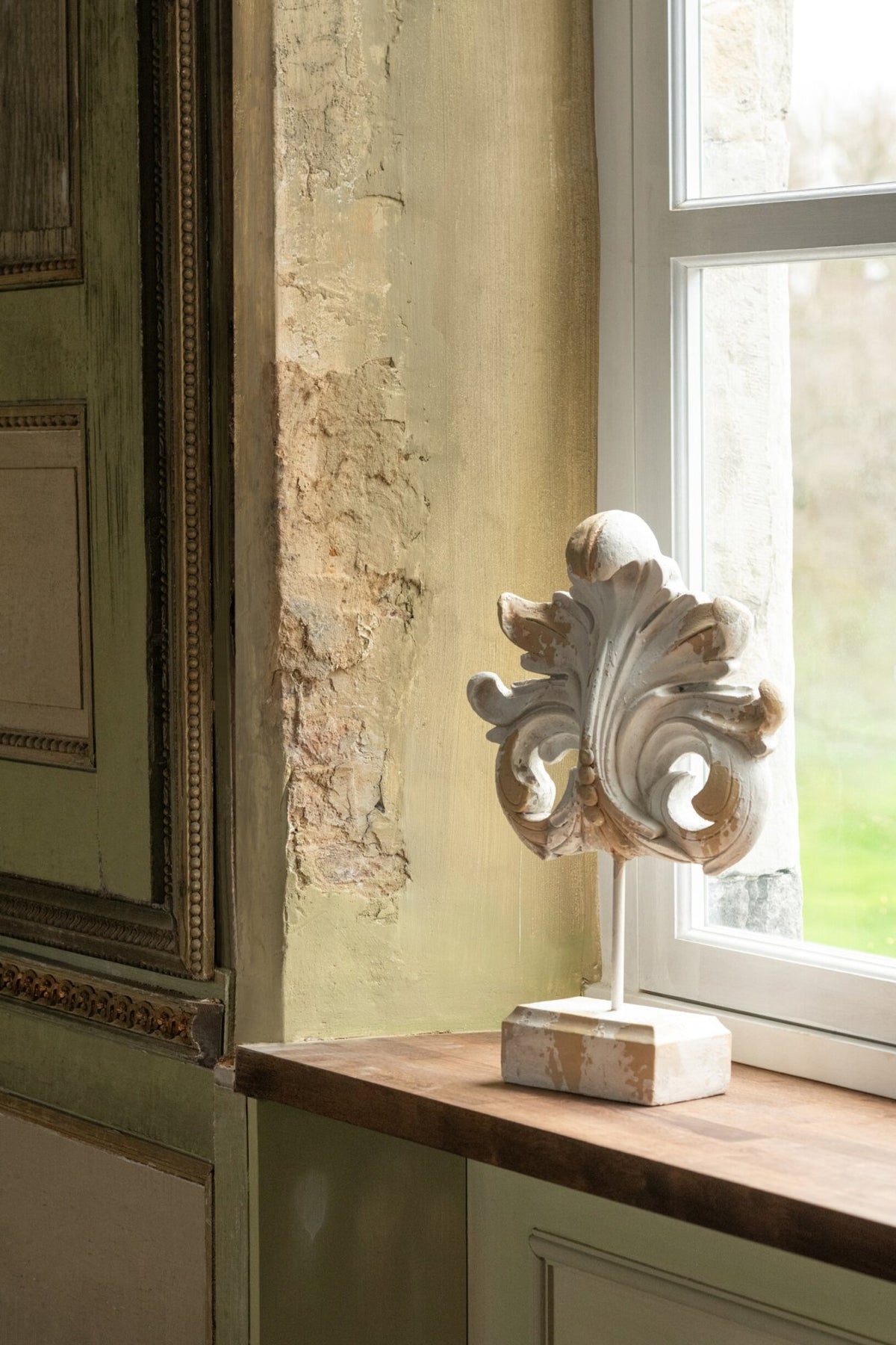 J-Line Fleur-de-lis op voet voor buiten - magnesium - ecru/beige