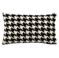 Charlotte | Kussen | 30x50 cm Raven | Zwart | Hoii | Met luxe binnenkussen