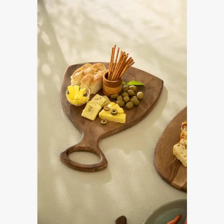 Houten snijplank – rustieke charcuterie en serveerplank voor keukendecoratie