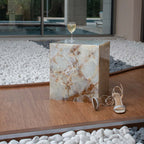 Tafel van witte onyx