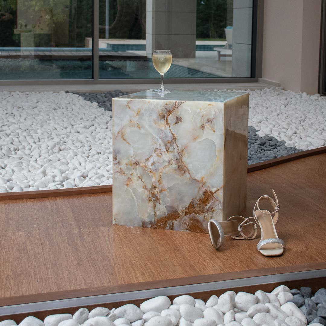 Tafel van witte onyx