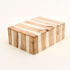 Wit gestreepte houten decoratieve doos