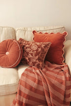 Kussenhoes | Rosabelle Chintz Berry kussenhoes van Sanctuary Living