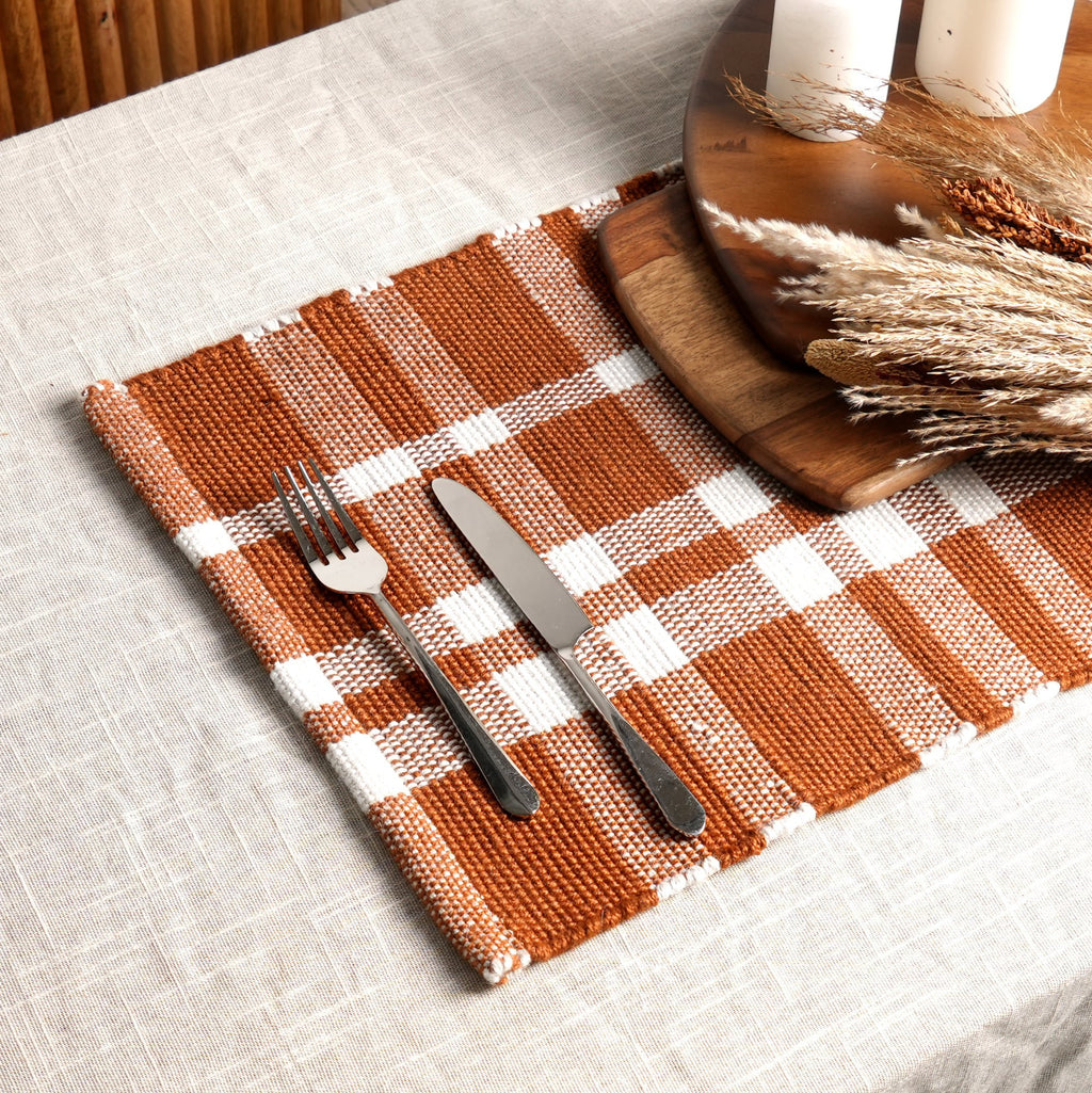 Rust Checker Stripe Placemat – Duurzame polyester tafelmat voor eetkamer en keuken