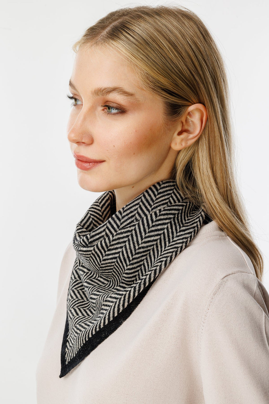 Lycia Square Foulard Black-Beige