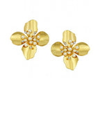 Met bloemen versierde studs – Oorknopjes – Vergulde legering, namaaksteen en parel