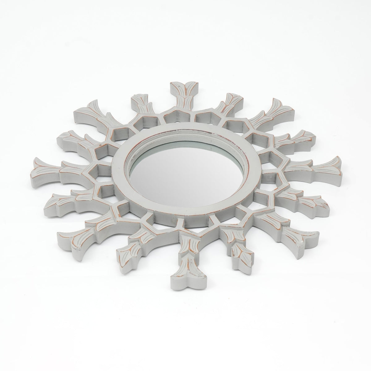 Sunburst houten spiegel met metallic afwerking – sculpturaal wandaccent