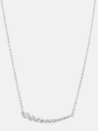 Ketting met kristallen accent – ​​modeaccessoire – constructie van messing met zilveren afwerking – veilige karabijnsluiting