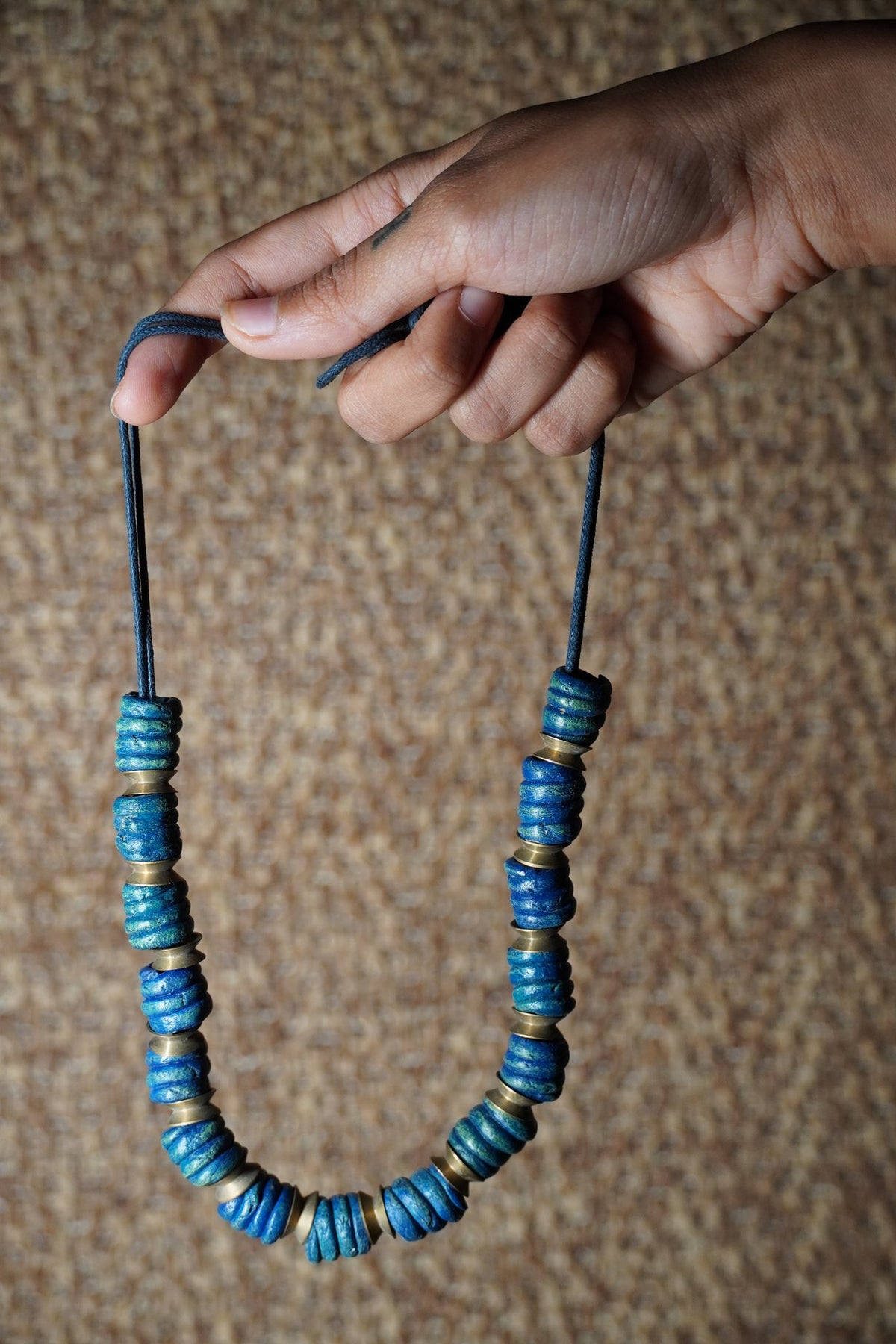 Ketting van papier-maché-blauw
