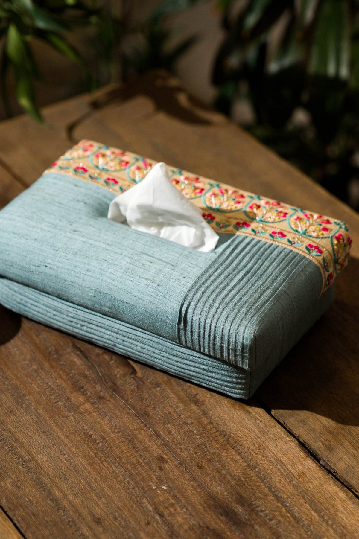 Dupion Zijden Tissue Box - Bloemenborduurwerk, Geplooid