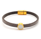 Leren armband met ronde emaille schuifregelaar