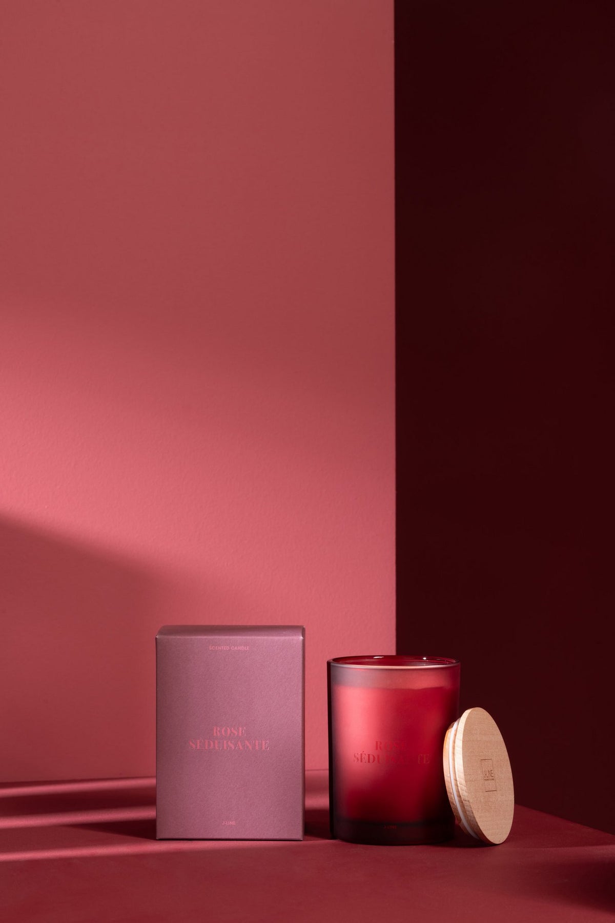 J-Line geurkaars Essential Accords - Seductieve Rose - rood - 38U