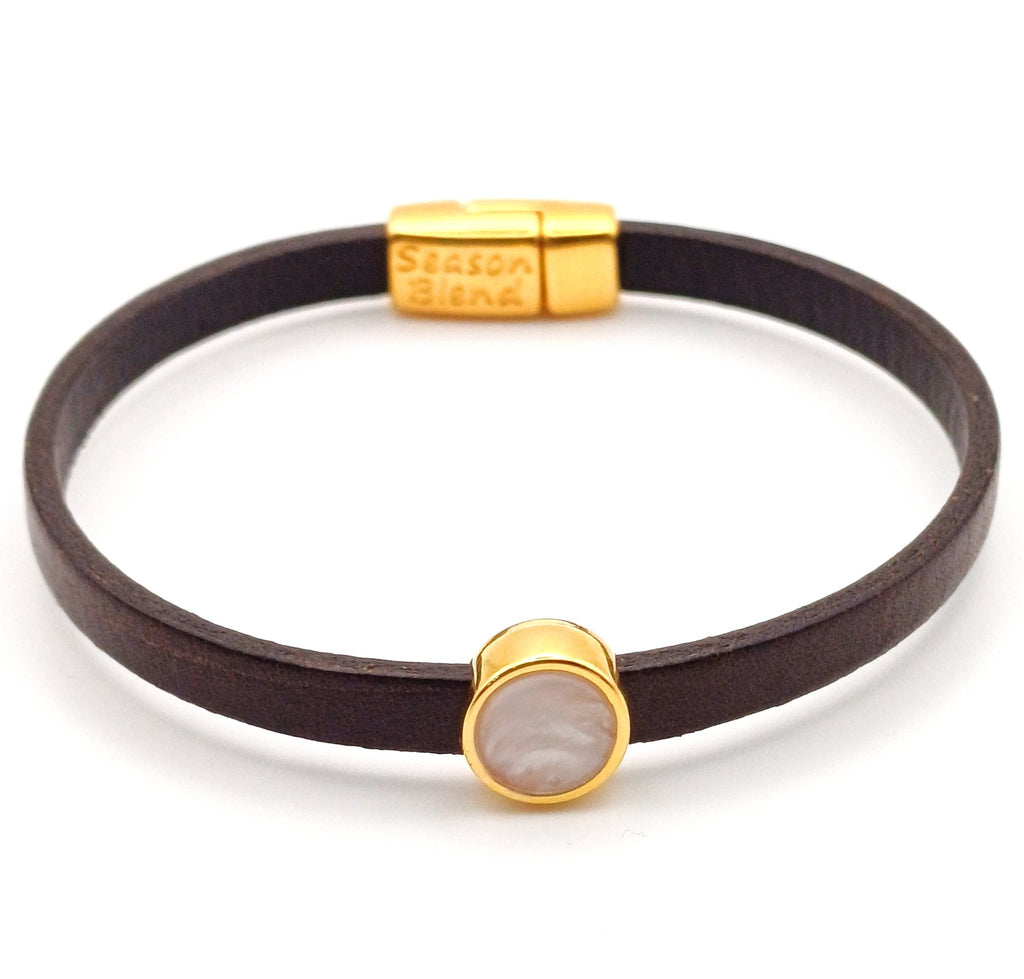 Leren armband met ronde emaille schuifregelaar
