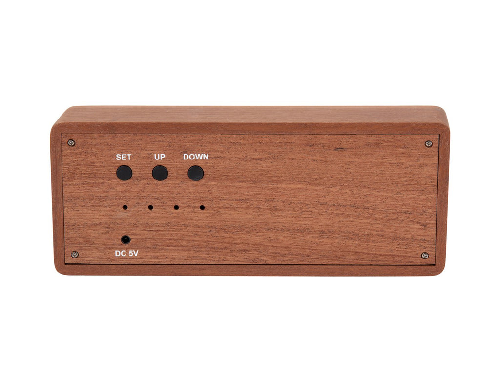 Wekker massief hout gegraveerd