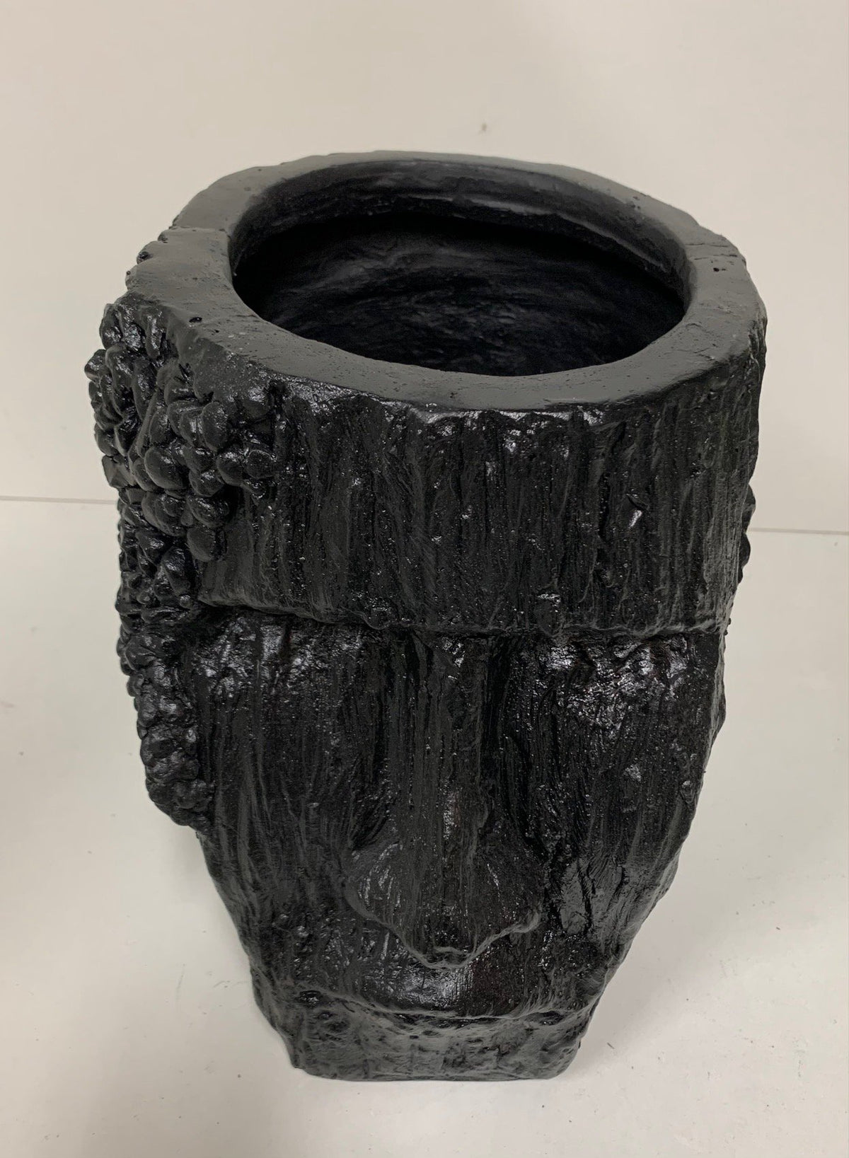 Polyresin face plantenbak zwart