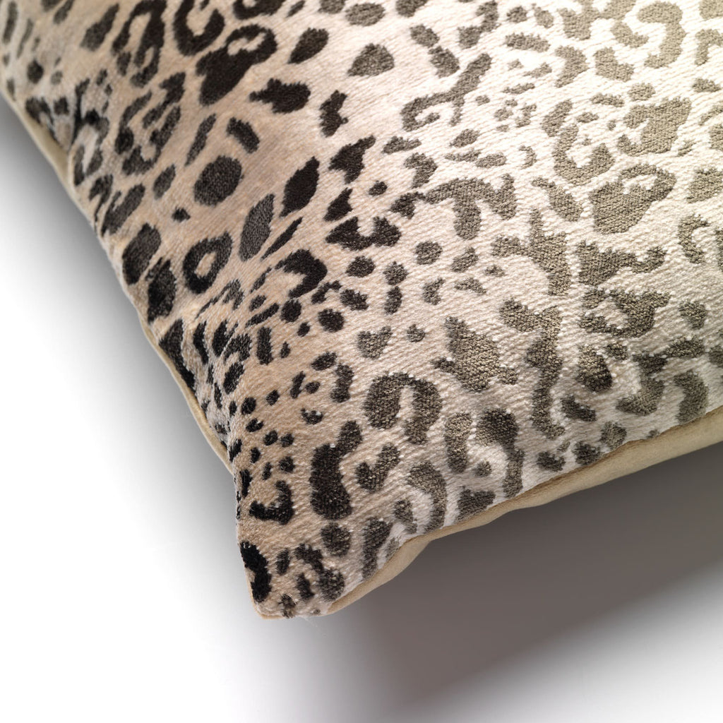 Leonelle | Kussen | 45x45 cm puimsteen | Beige | Hoii | Met luxe binnenkussen