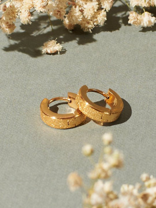Hoepel oorbellen | Loop Tone Finish Hendel Achtersluiting | Goud