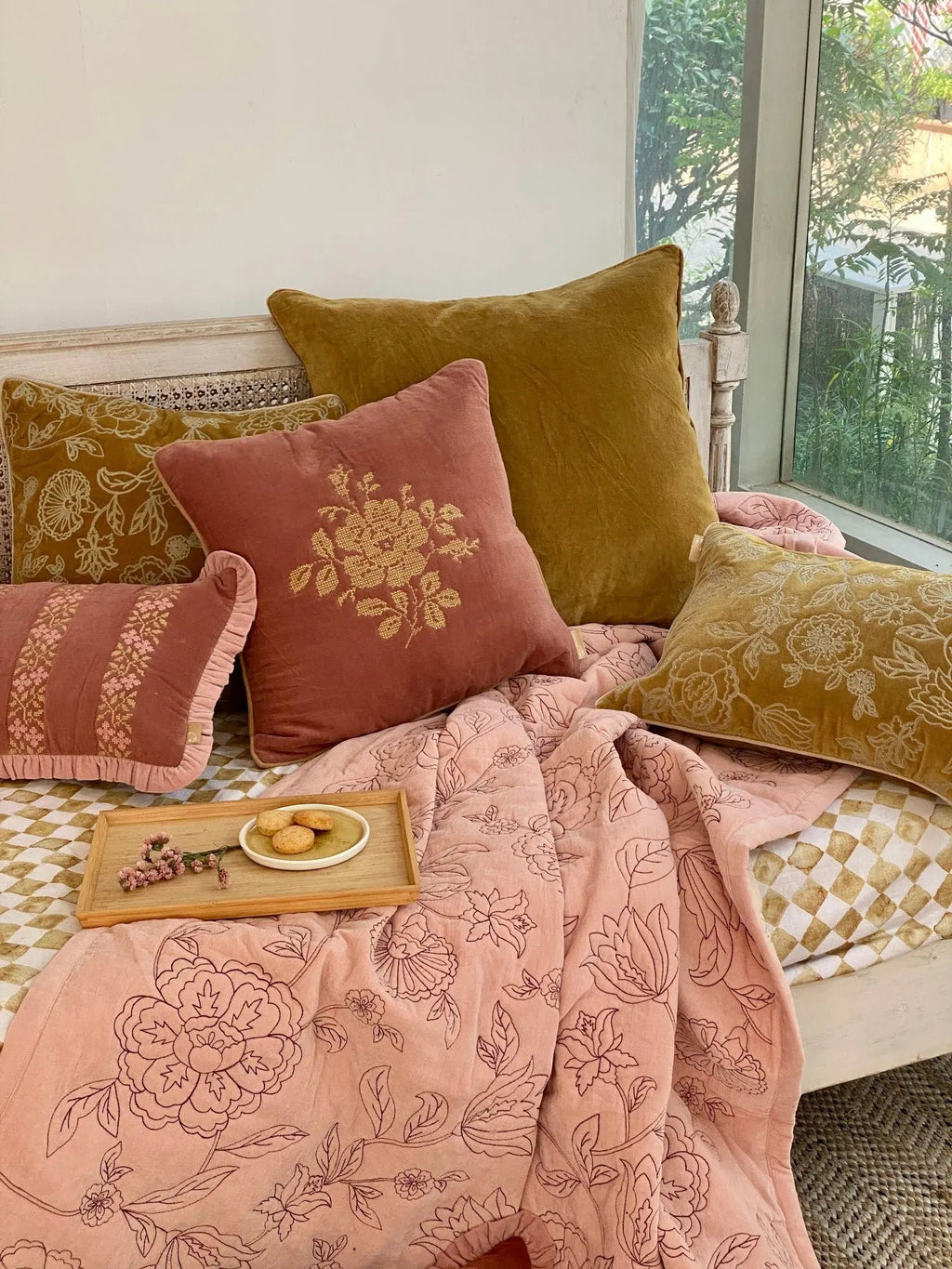 Kussenhoes | Rosabelle Chintz diep oker kussenhoes van Sanctuary Living