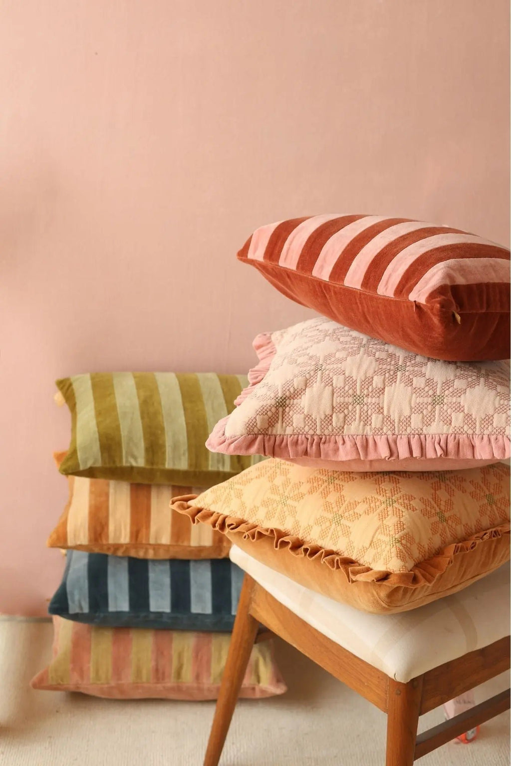 Kussenhoes | Holly Rhubarb gestreepte langwerpige kussenhoes van Sanctuary Living
