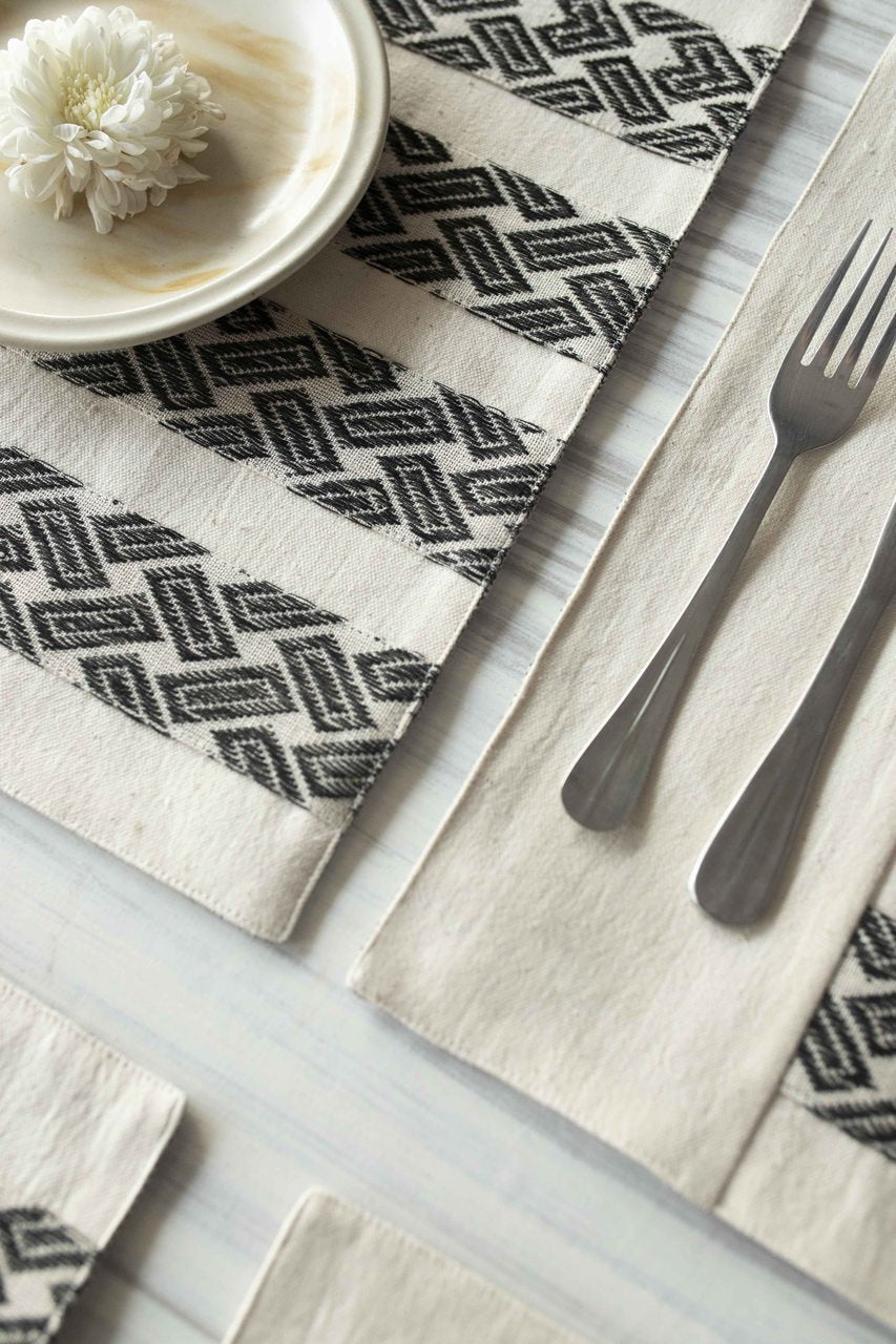 Kala katoenen tafelplacemat met handgeweven jacquardpatch - Set van 2