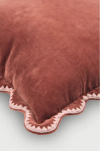 Kussenhoes | Mirage Scallop Rabarber kussenhoes van Sanctuary Living