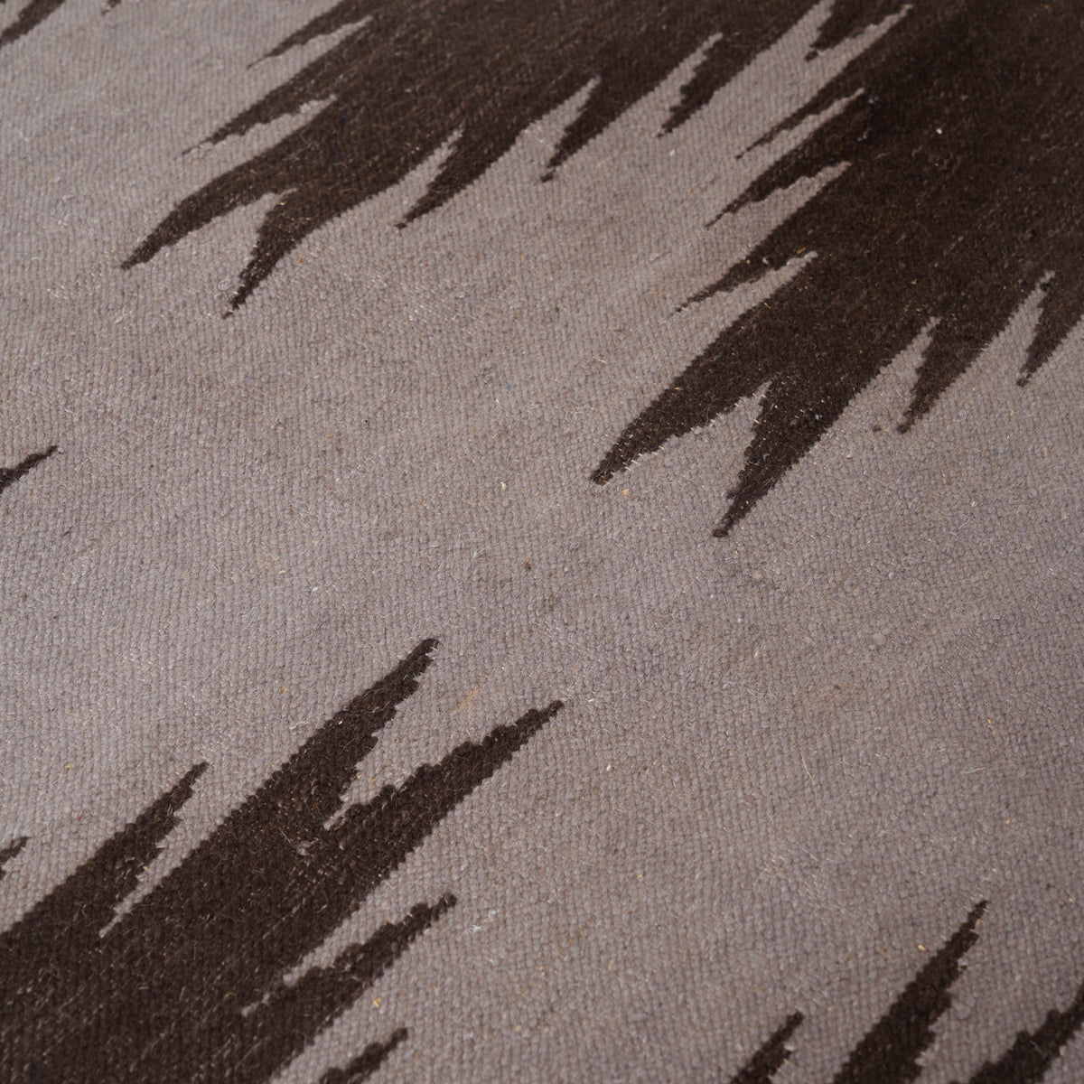 Geometrisch vloerkleed – handgeweven wollen katoen-bruine Ikkat