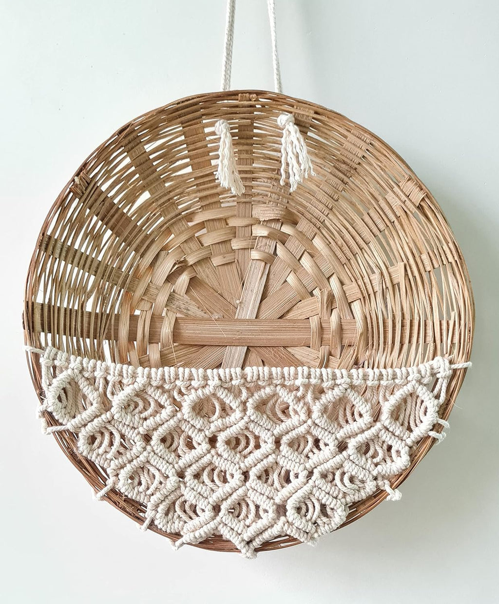 Handgemaakte macramémand – katoengeweven gebroken wit – diameter van 11 inch