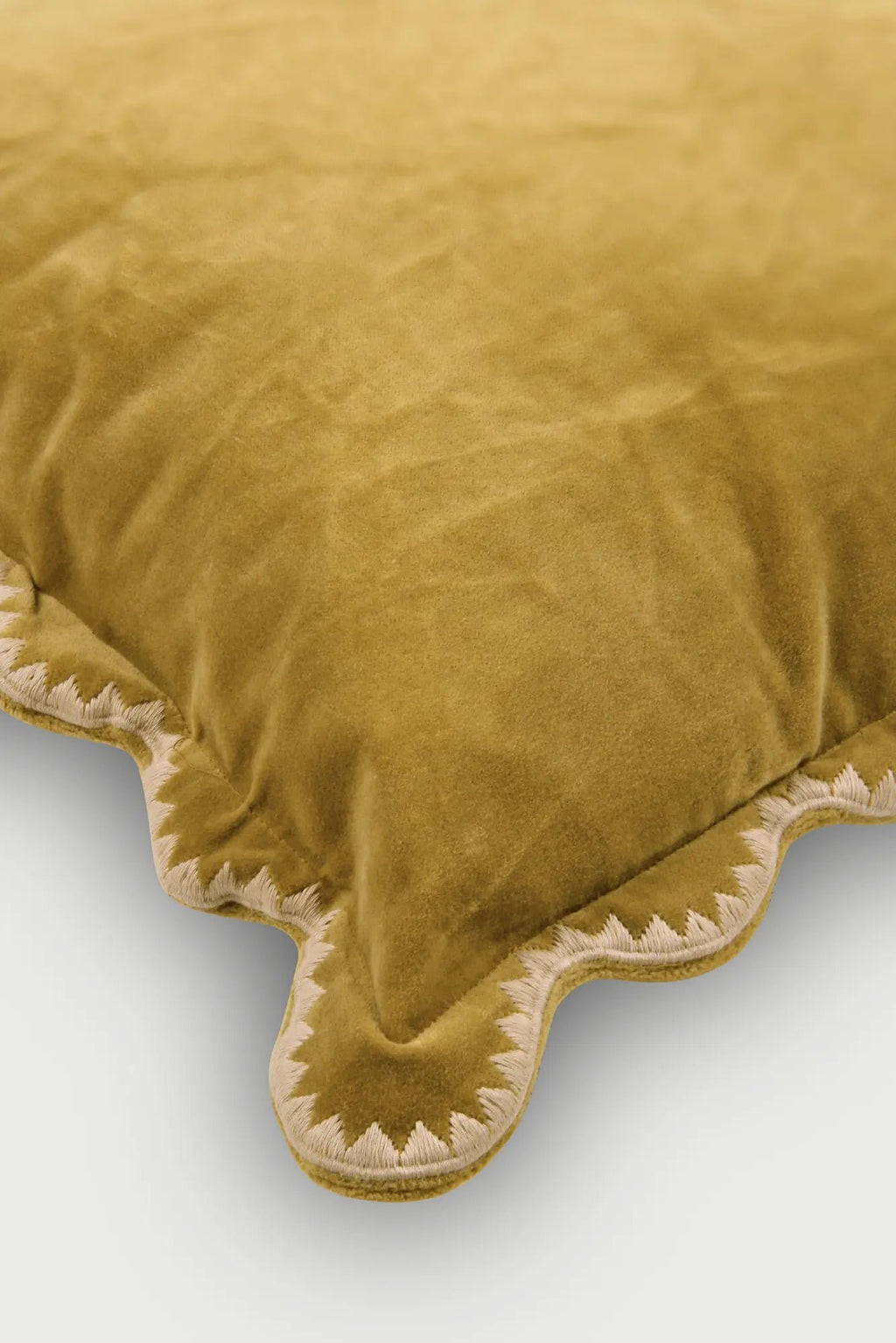 Kussenhoes | Mirage Scallop Deep Oker kussenhoes van Sanctuary Living