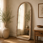 Halfronde wandspiegel in antiek wit mangohouten frame
