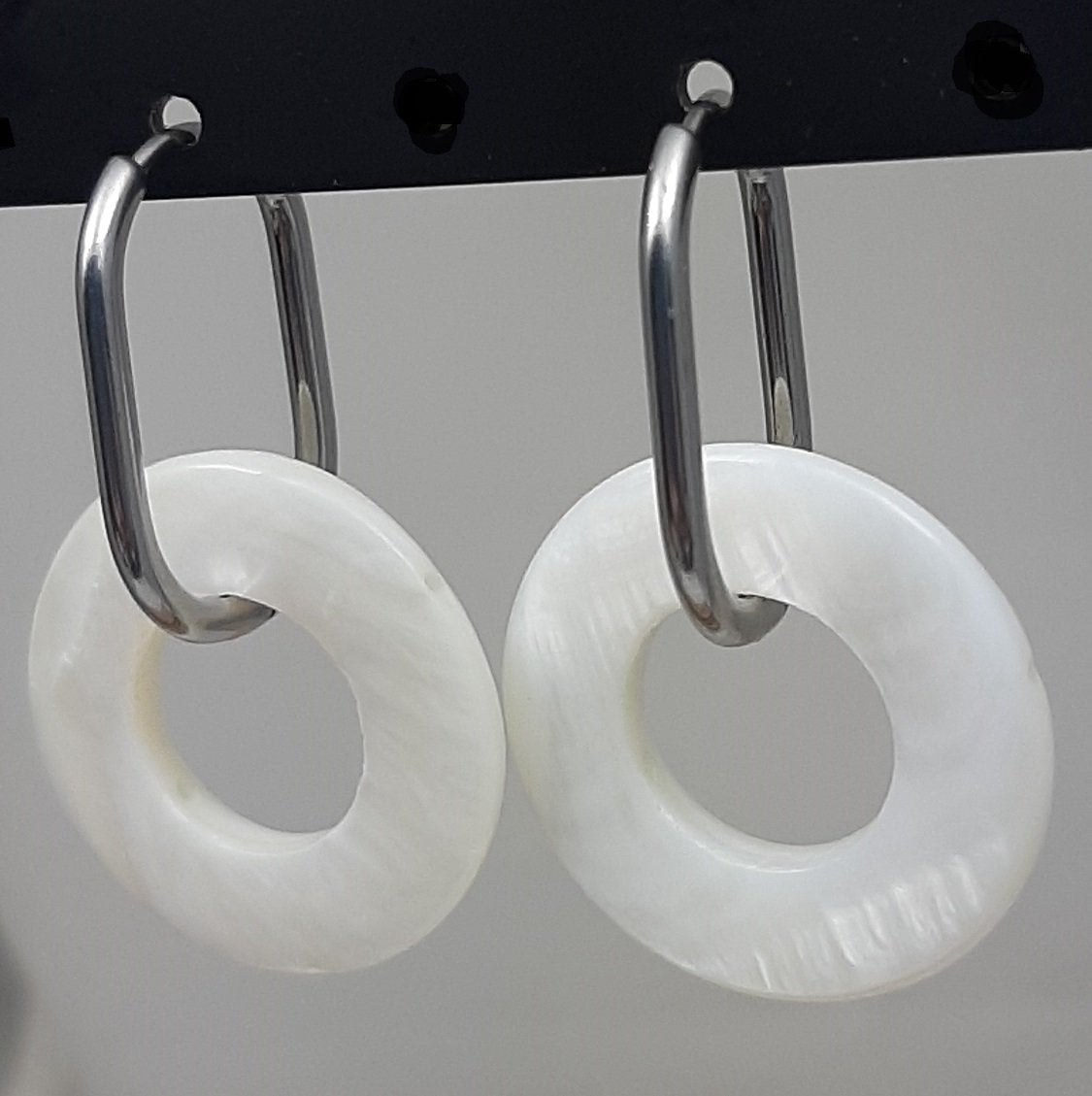 Oorbel met schelp hangers parelmoer