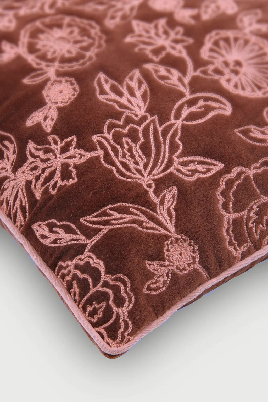 Kussenhoes | Rosabelle Chintz Berry kussenhoes van Sanctuary Living