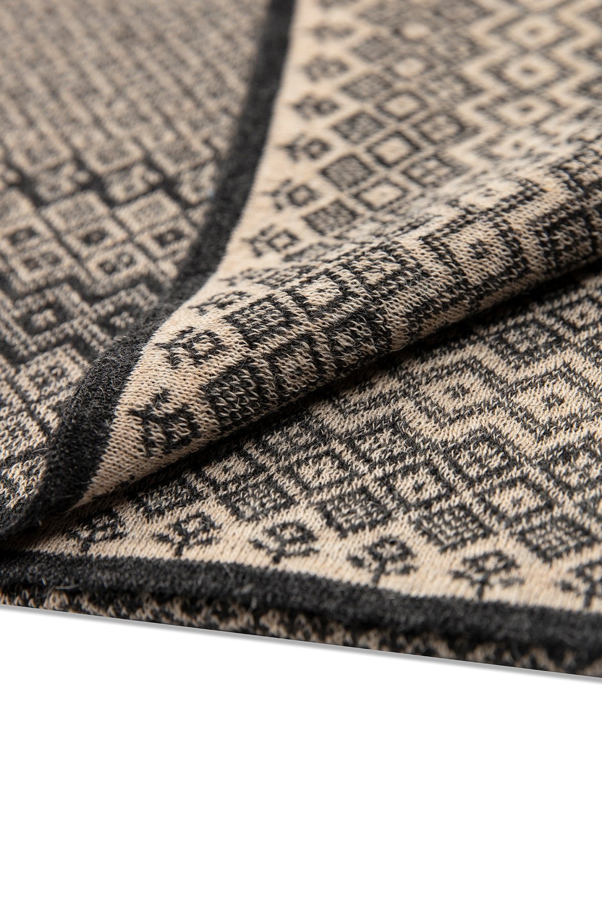 Sneeuwsjaal zwart beige