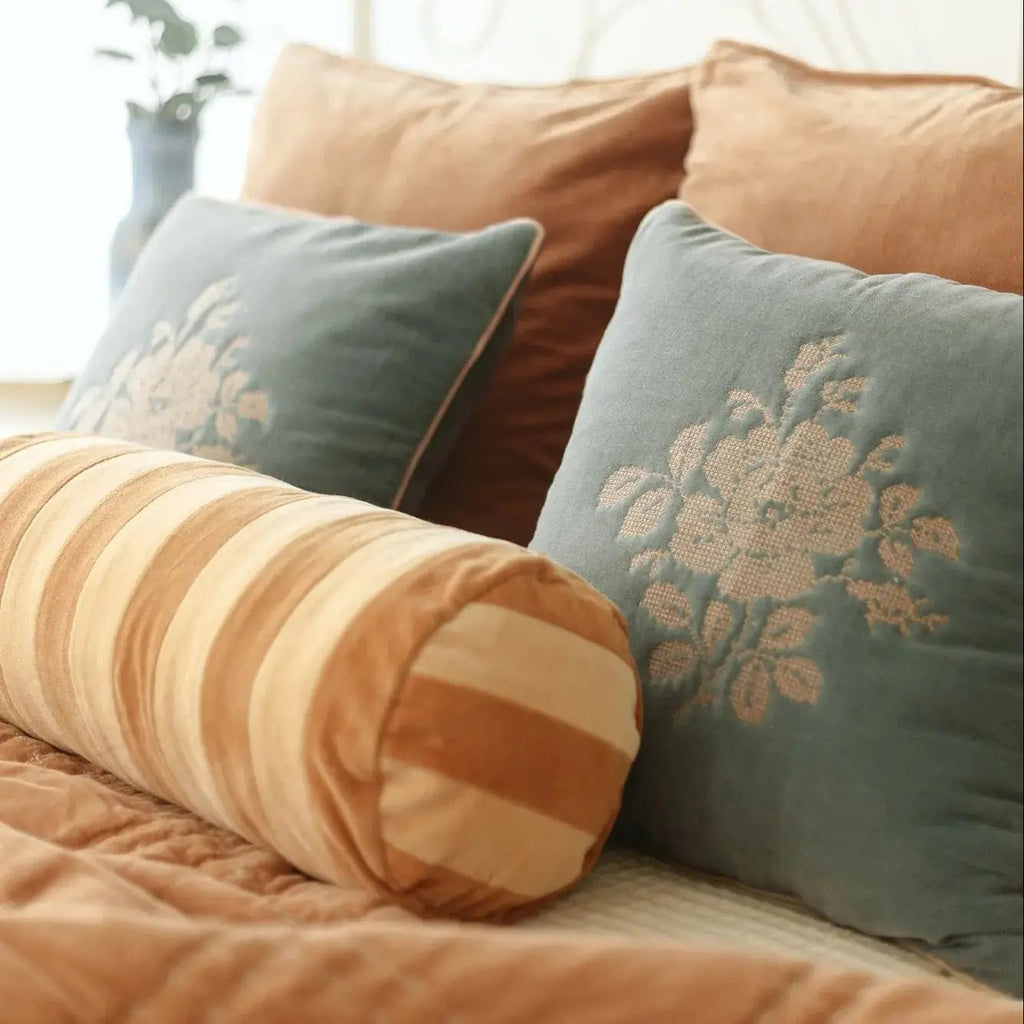 Kussenhoes | Camellia Teal Cross Stitch kussenhoes van Sanctuary Living