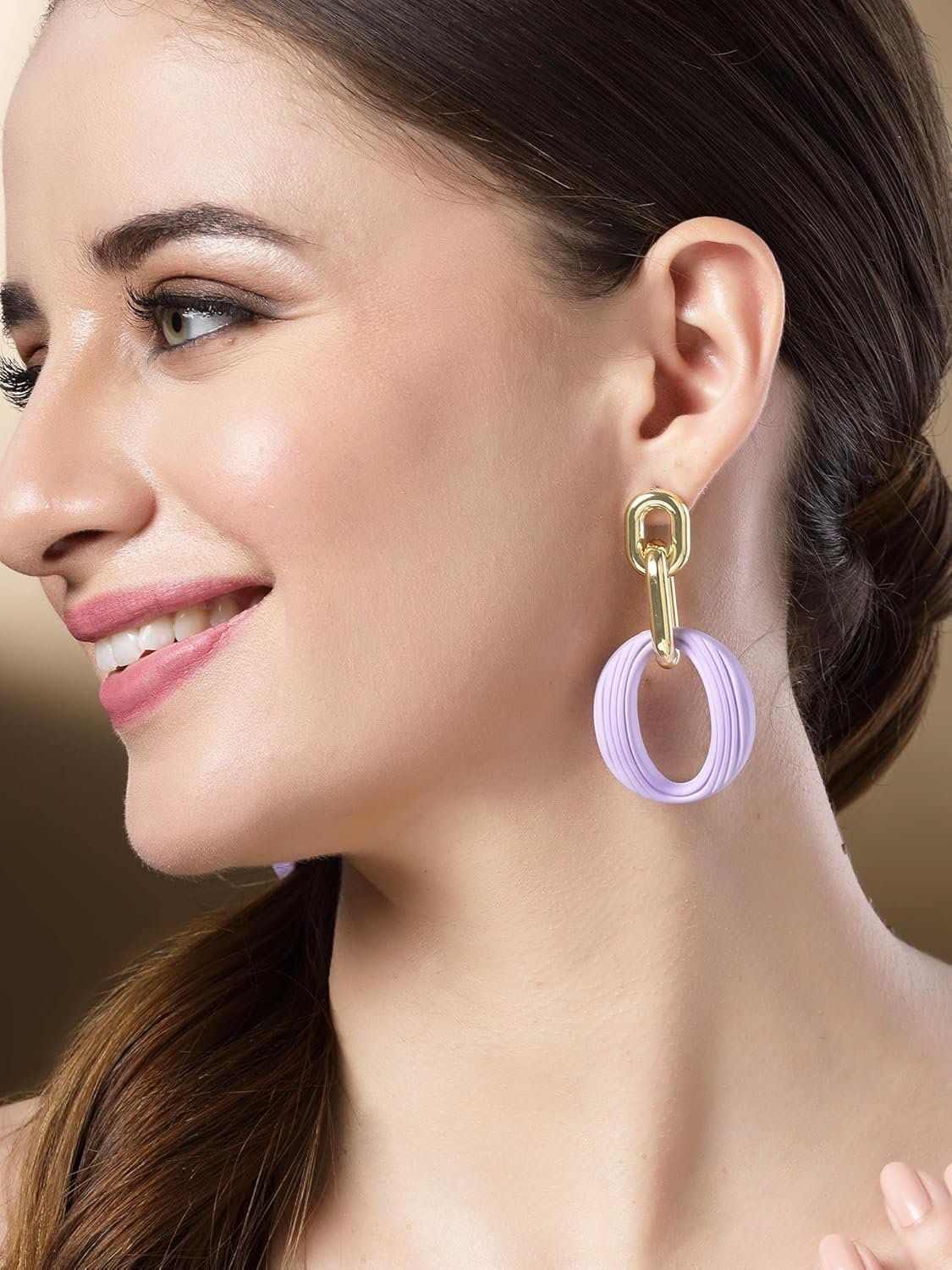 Mat goud Lila gekoppelde Dangler oorbellen – mode-sieraden – duurzame matte afwerking – winkelvoorraad