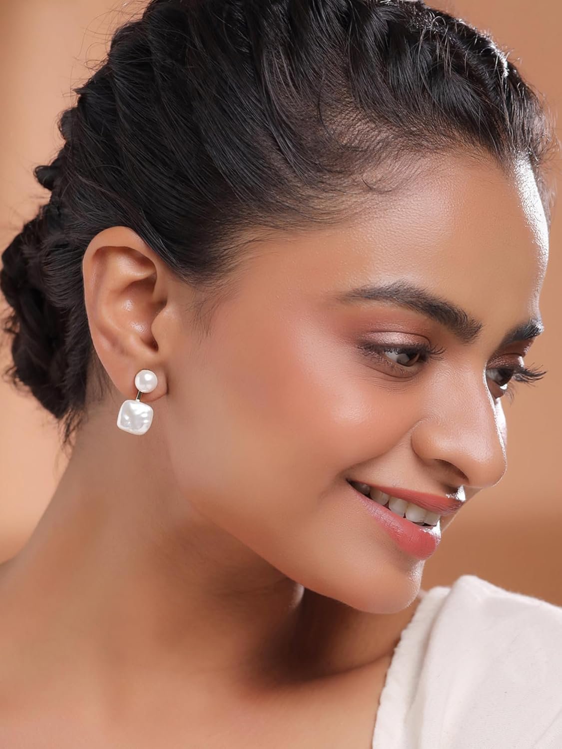 Witte oorbellen met imitatieparels – mode-sieraden – verguld – paar met premium afwerking