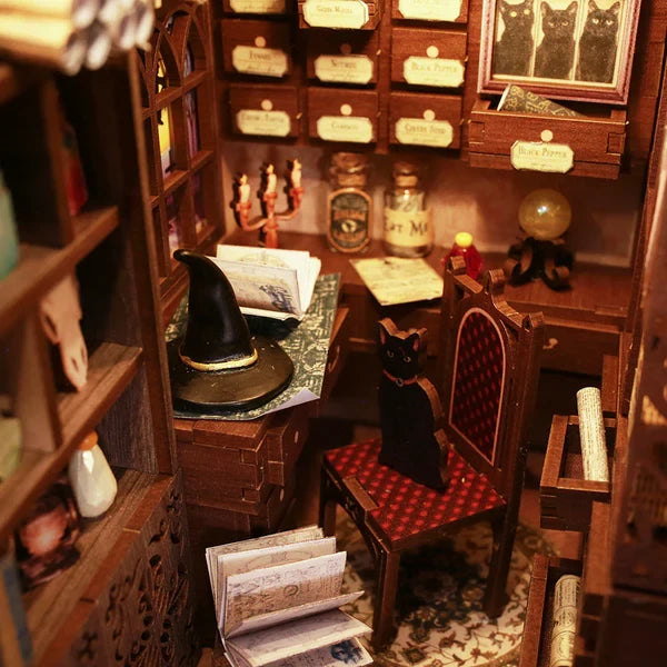 Cutebee, DIY Booknook, The Magic Pharmacist, SZ05B, 18x11x23cm