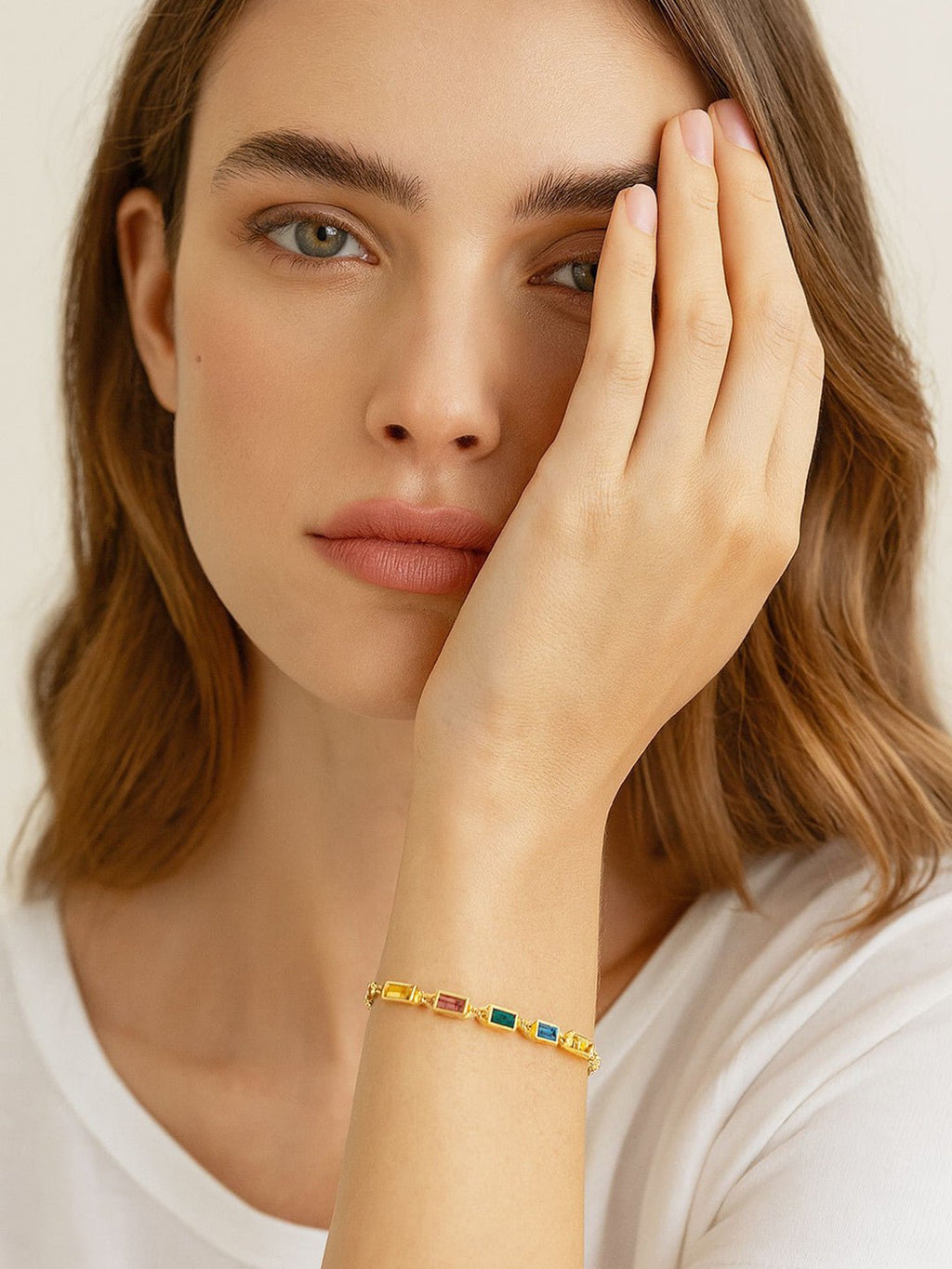 Vergulde wikkelarmband met studs – mode-sieraden – legering, kunststenen – 21,5 cm lengte