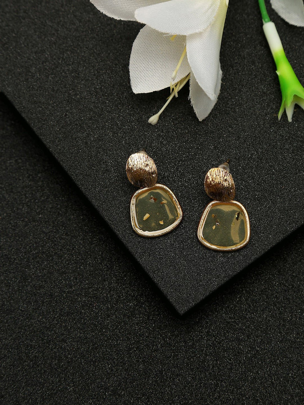 Eigentijdse oorknopjes – Oorbellen – Verguld & Kunststenen – 3 cm