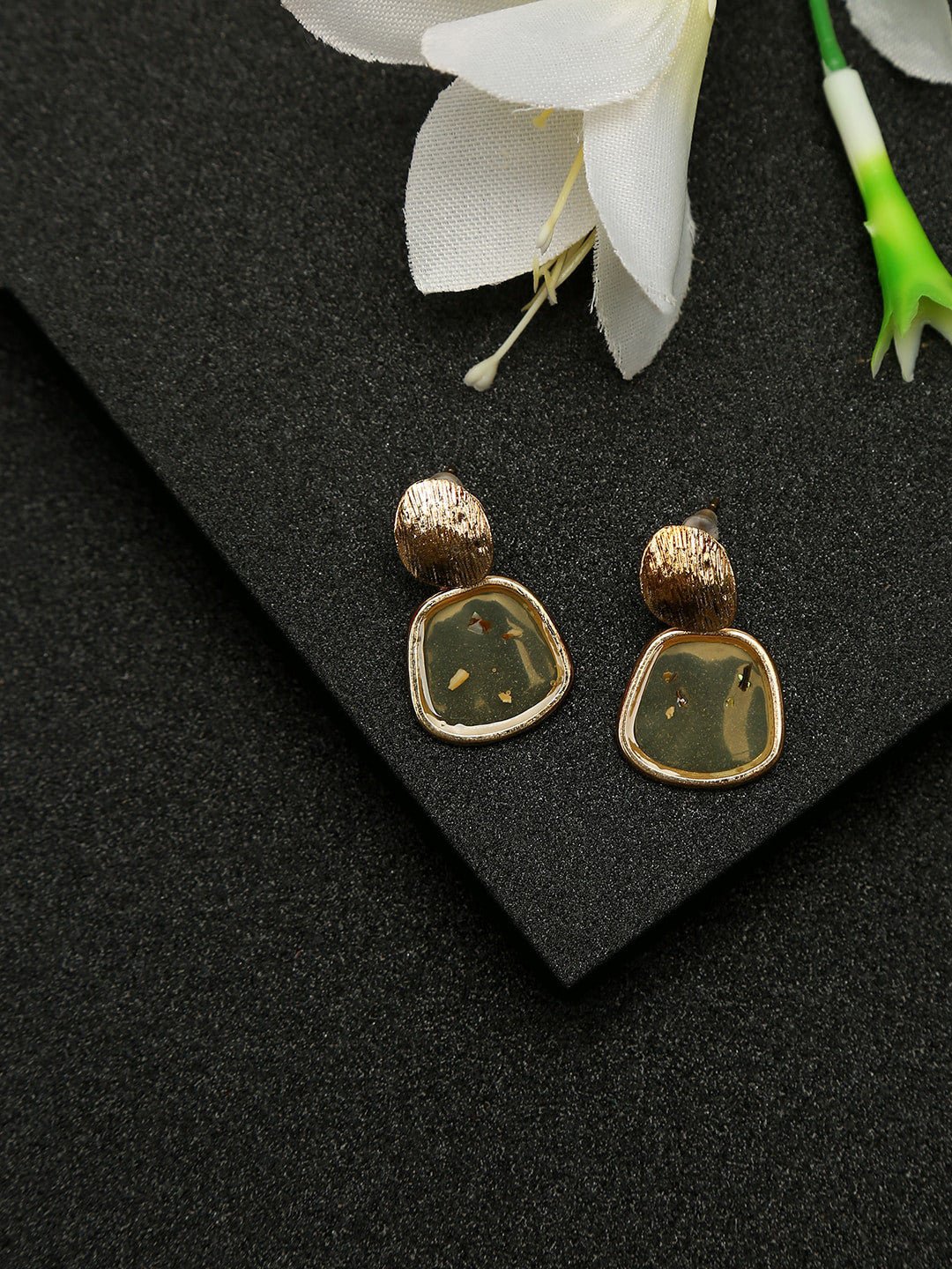 Eigentijdse oorknopjes – Oorbellen – Verguld & Kunststenen – 3 cm