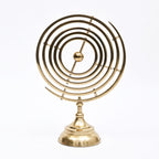Klassiek gouden armillairsfeer decoratief beeldhouwwerk