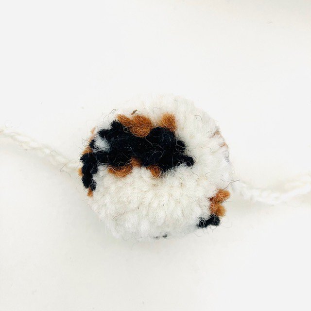 Luna -Leena Garland POM POM Leopard - L 2M - 100% zachte wol - handgemaakt in Nepal