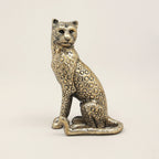 Handgemaakte gouden cheetah-sculptuur – aluminium kunst