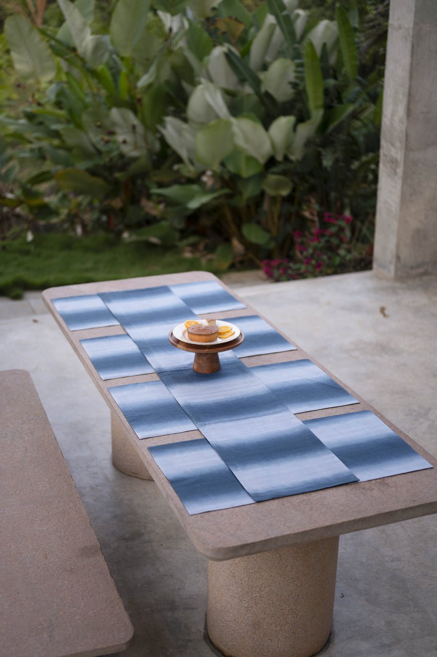 Handgeverfde Dupion zijden tafelloper met gradatie - Set van 8 placemats