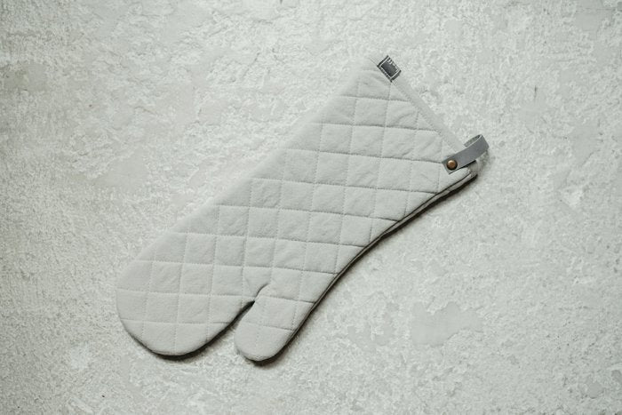 Leeff Oven Glove Olivia Light Grey - Want jij bent goud waard