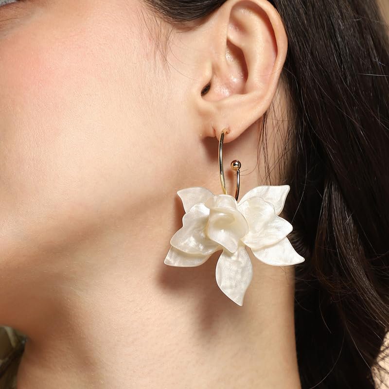 La-Flora oorringen – mode-sieraden – metallic acryl en legering – eigentijds design – één maat