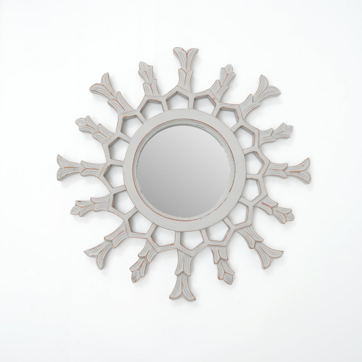 Sunburst houten spiegel met metallic afwerking – sculpturaal wandaccent