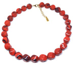 Ketting gemaakt van imitatie edelsteenklompjes