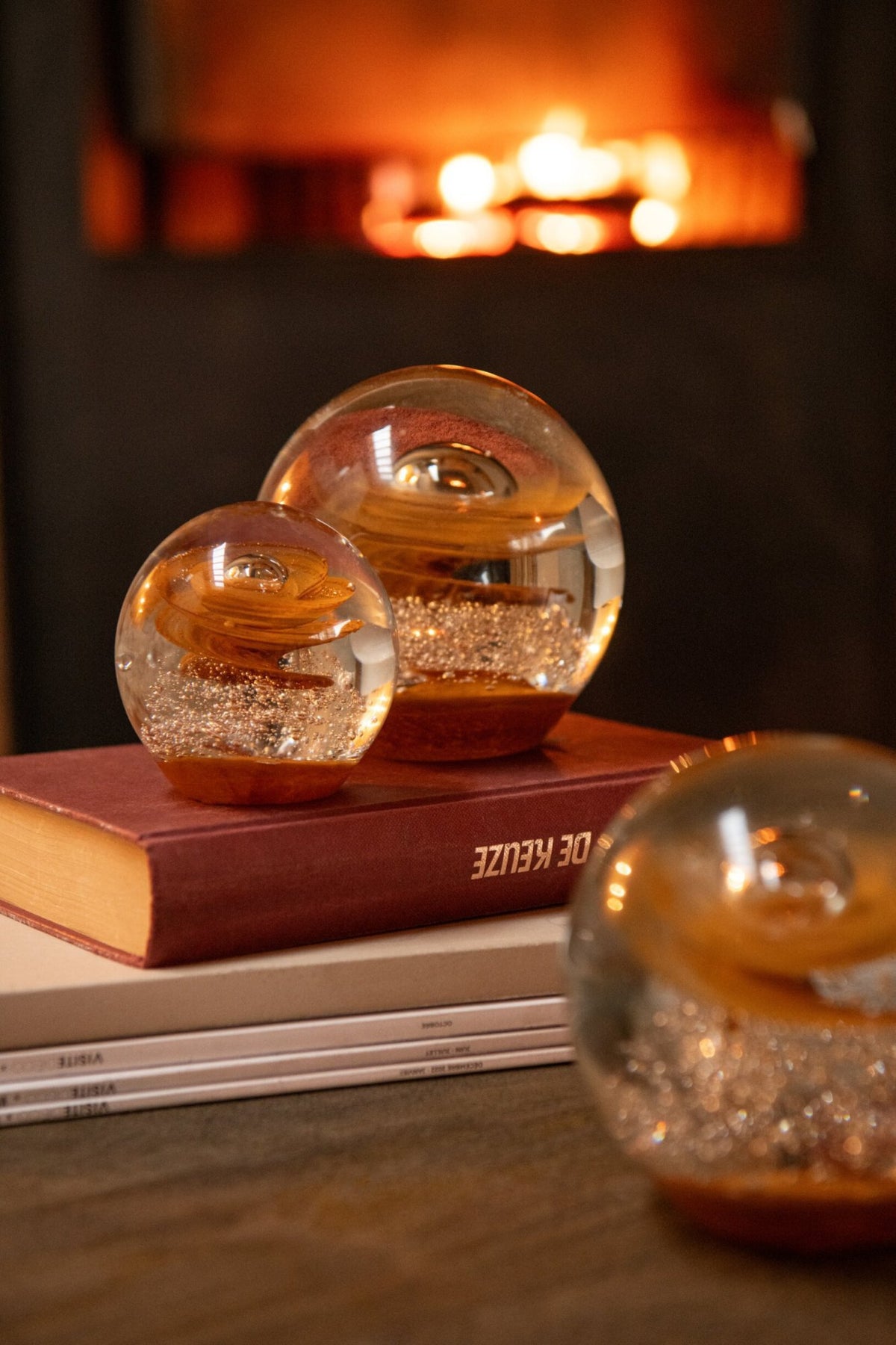 J-Line presse-papier Swirl Bal - glas - brons - small