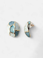 Moderne oorknopjes – verguld – blauwe afwerking – veilige postback